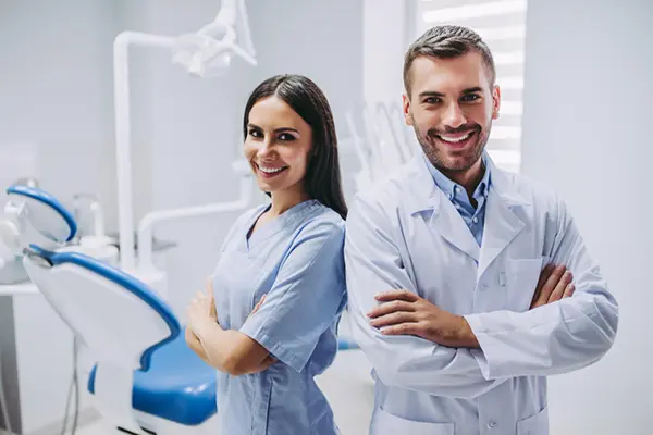 ¿Alguna vez te has preguntado cuál es la diferencia entre dentista y odontólogo? Para obtener una visión más completa sobre este tema, te invitamos a leer el artículo completo...