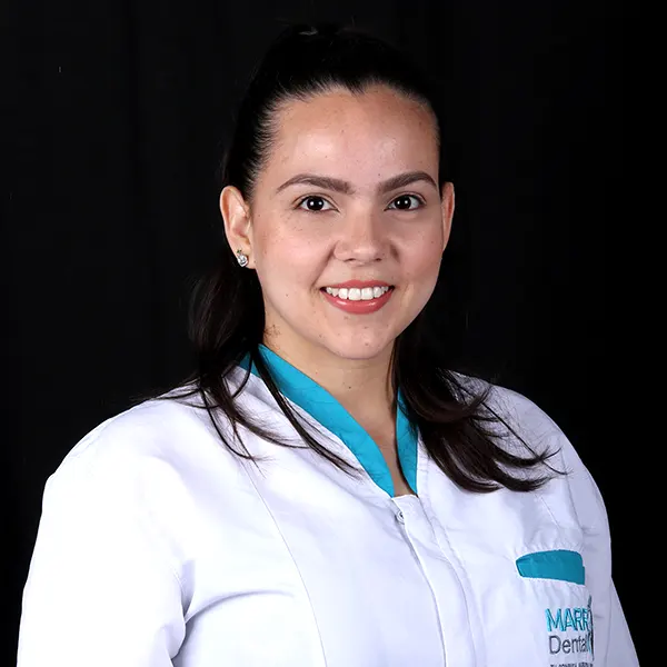 Img-Marr_Dental-Staff-Dra. Valentina de la Roche_Odontologia Estetica