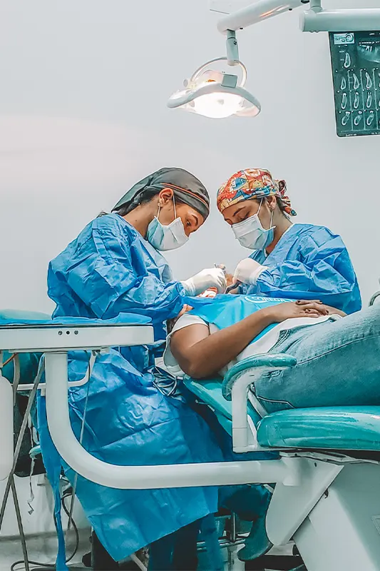 img-cirugia-dental-extraccion-cordales-bichectomia-1