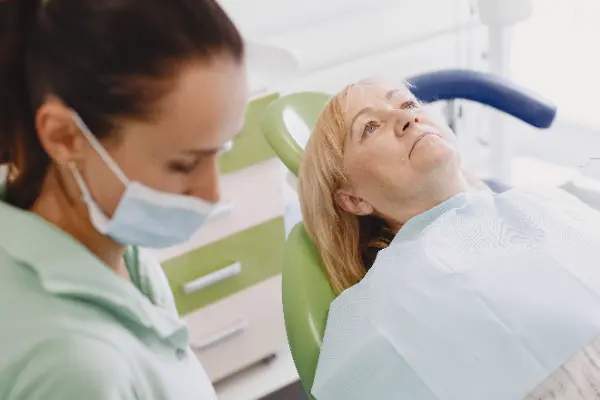 En Marr Dental comprendemos la importancia de la rehabilitación oral en adultos mayores para mejorar la calidad de vida. Con el paso del tiempo, la pérdida de piezas dentales, el...